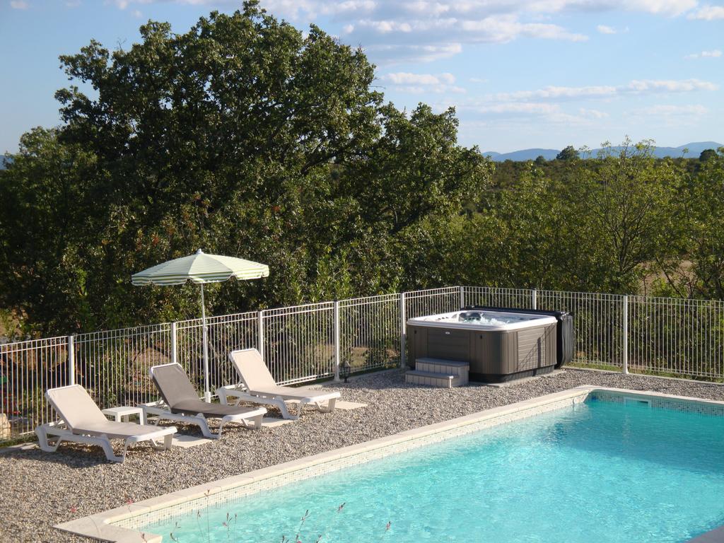 Les Villas De Perret Joyeuse Room photo