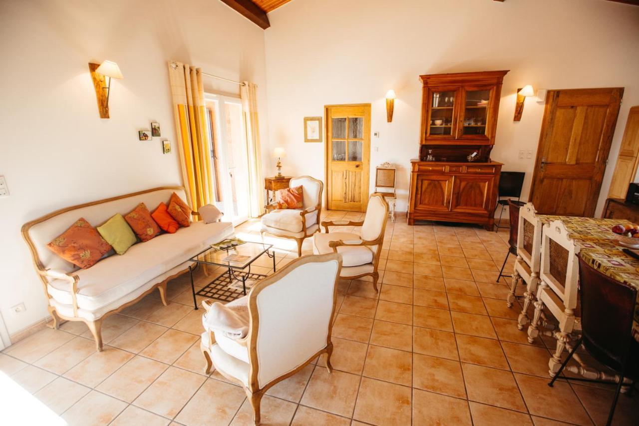 Les Villas De Perret Joyeuse Exterior photo