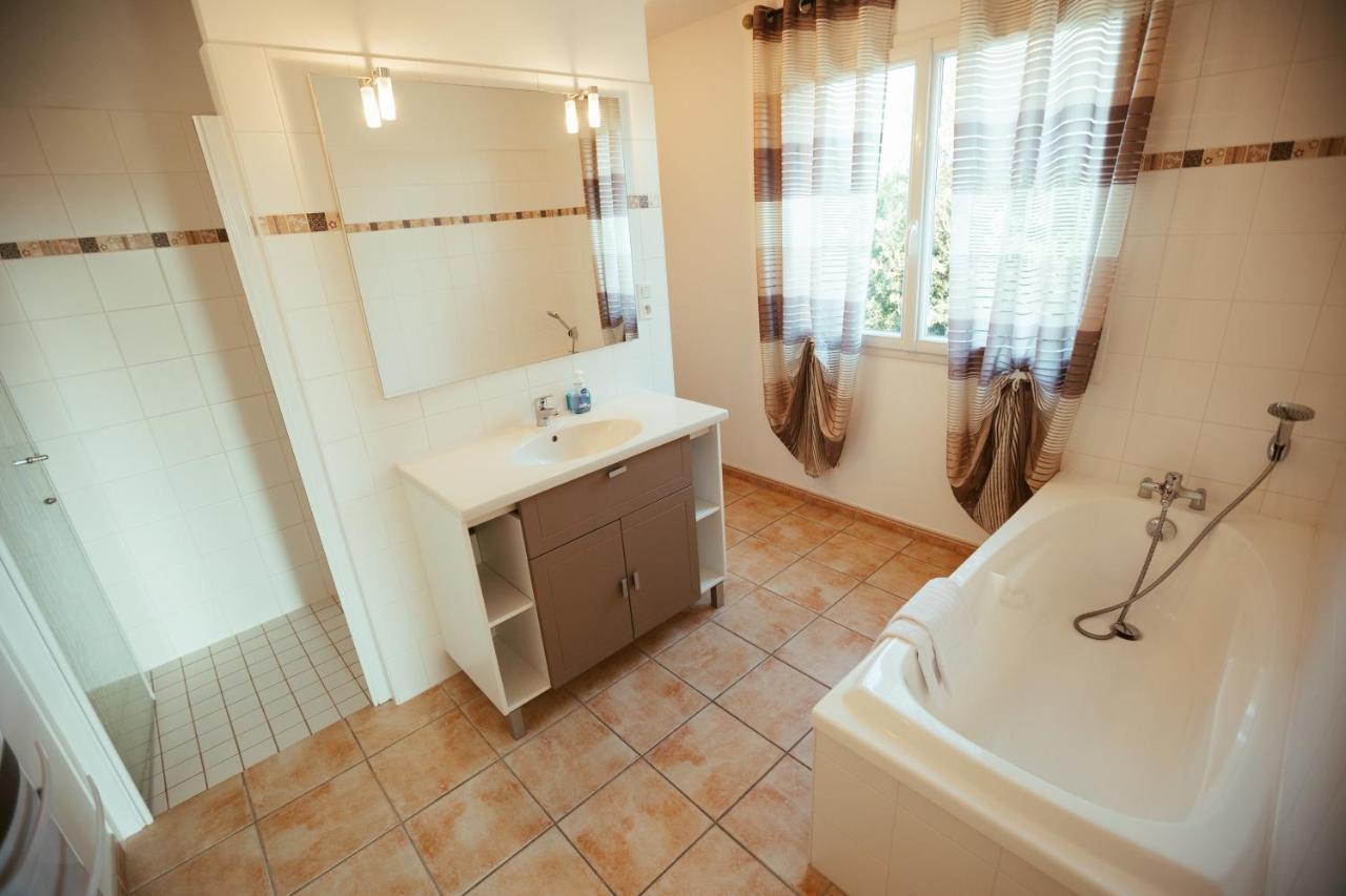 Les Villas De Perret Joyeuse Exterior photo