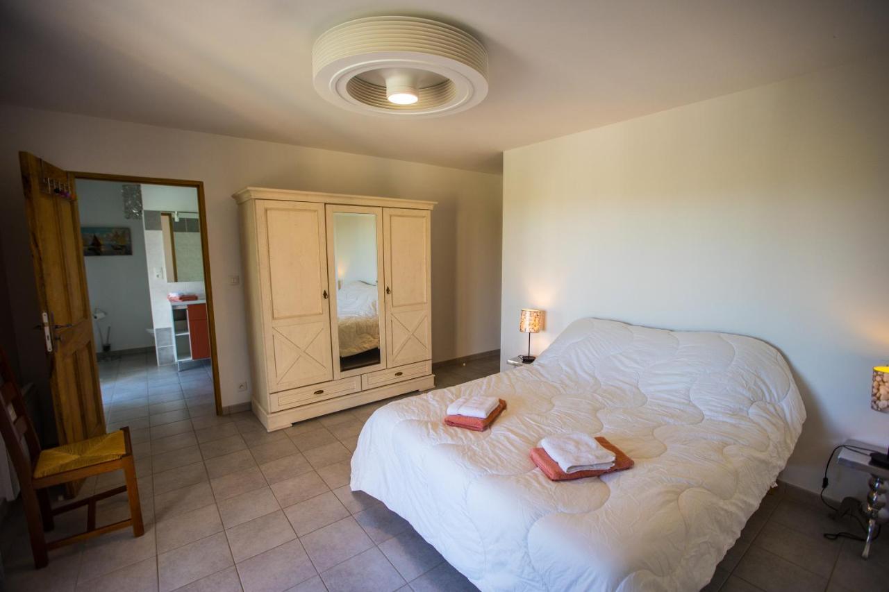 Les Villas De Perret Joyeuse Exterior photo