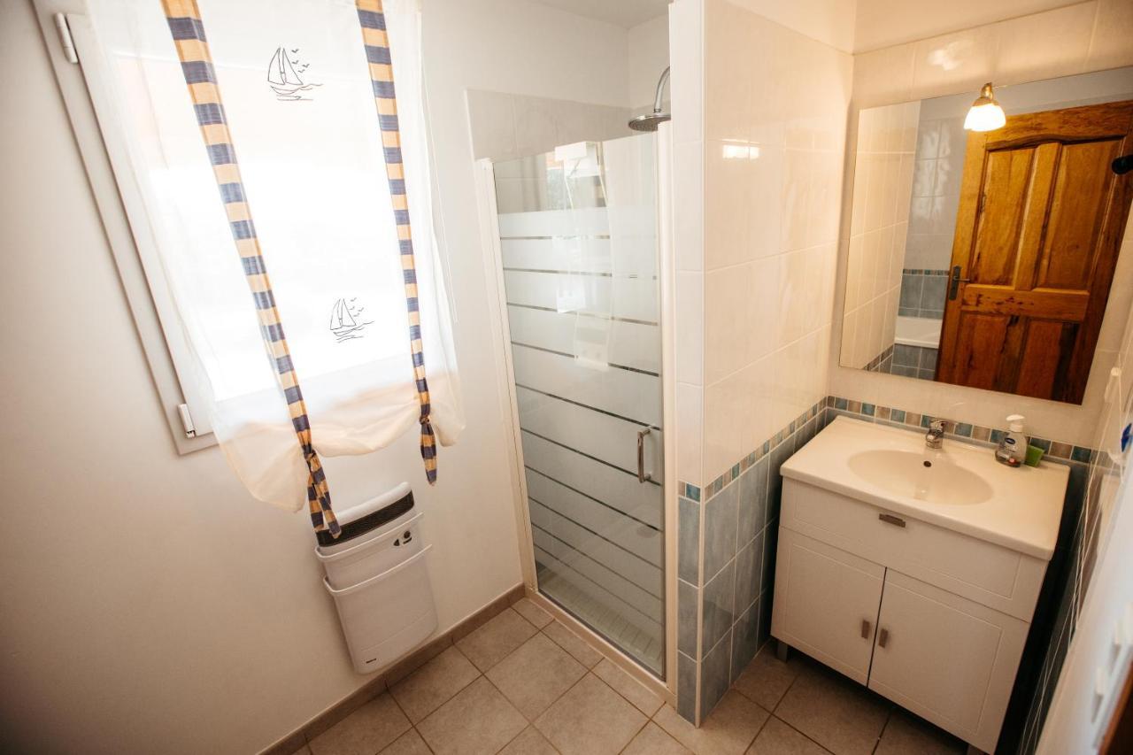 Les Villas De Perret Joyeuse Exterior photo