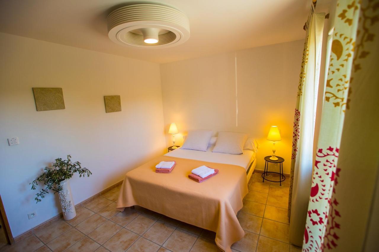Les Villas De Perret Joyeuse Exterior photo
