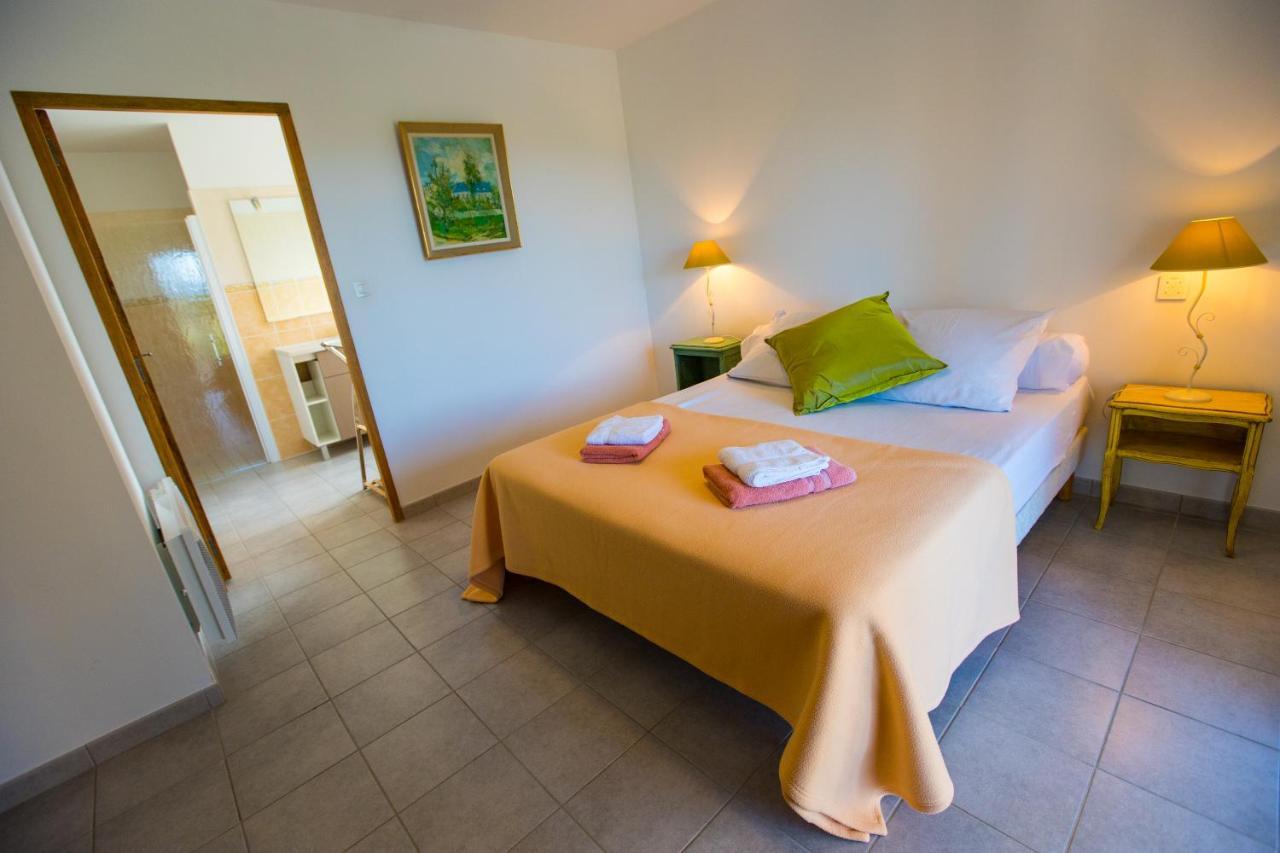 Les Villas De Perret Joyeuse Exterior photo