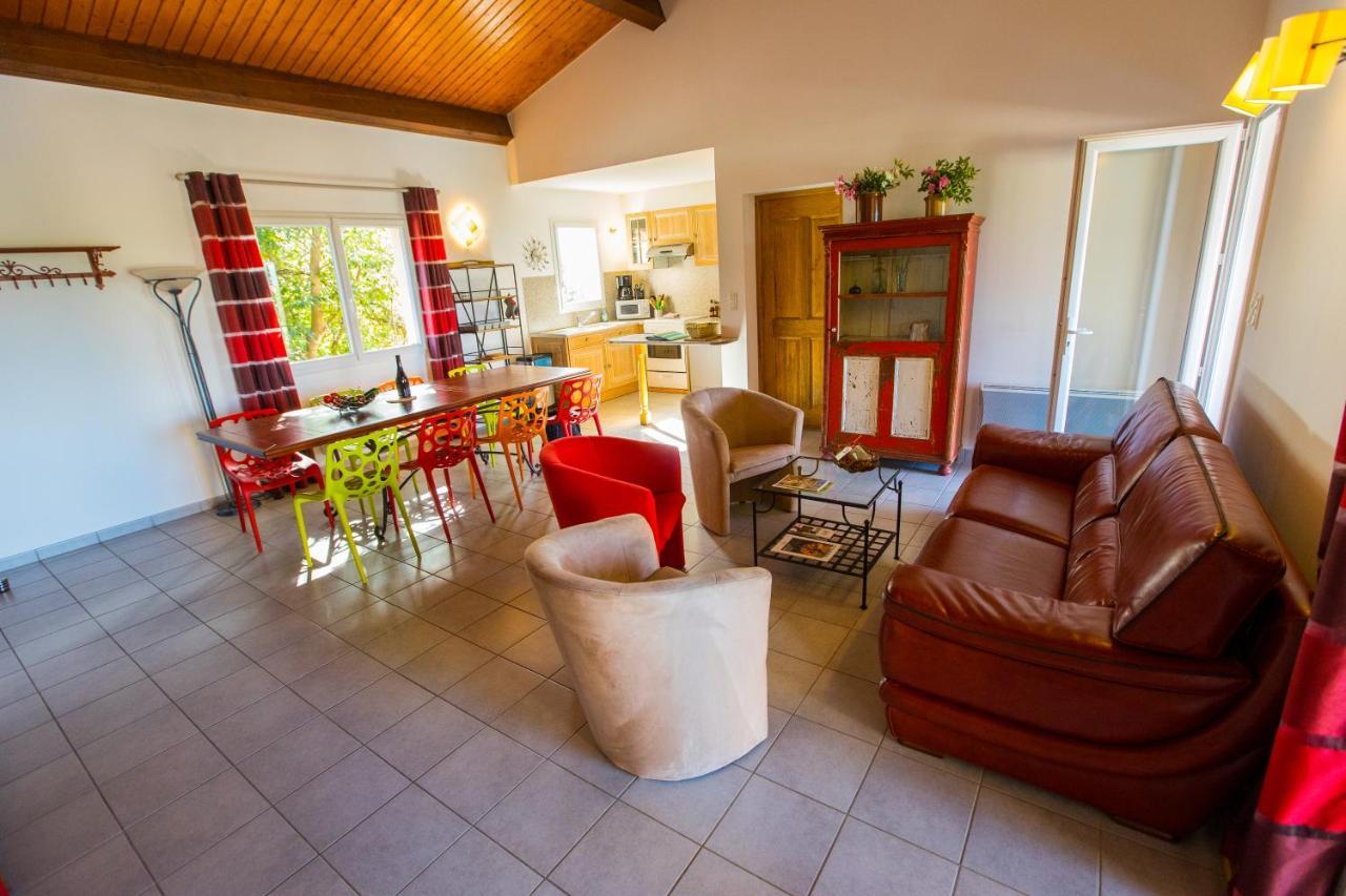 Les Villas De Perret Joyeuse Exterior photo