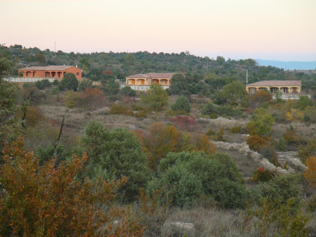 Les Villas De Perret Joyeuse Exterior photo