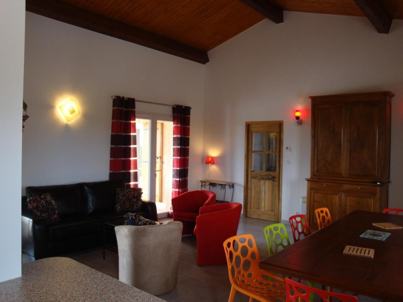 Les Villas De Perret Joyeuse Exterior photo