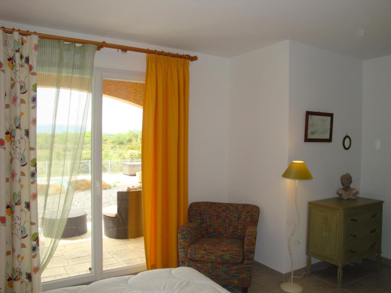 Les Villas De Perret Joyeuse Exterior photo
