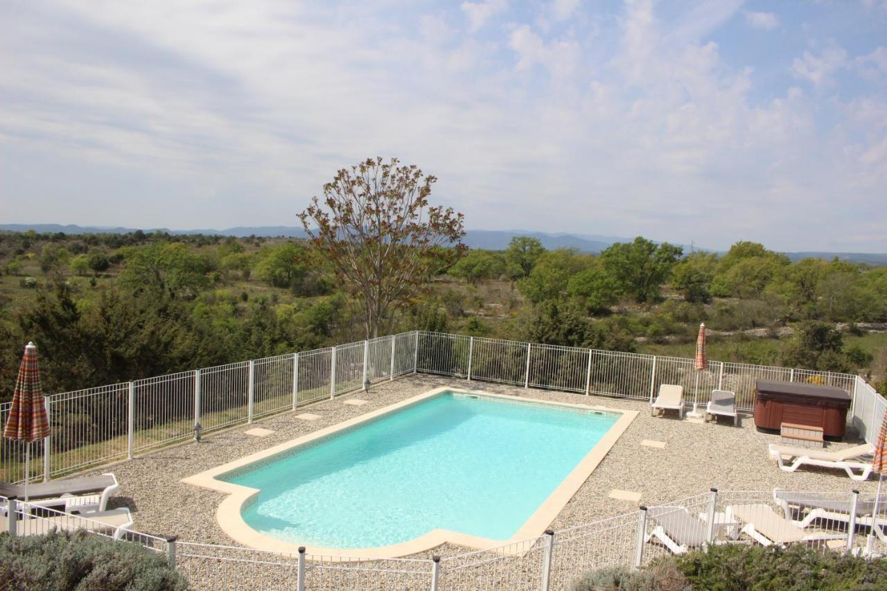 Les Villas De Perret Joyeuse Exterior photo