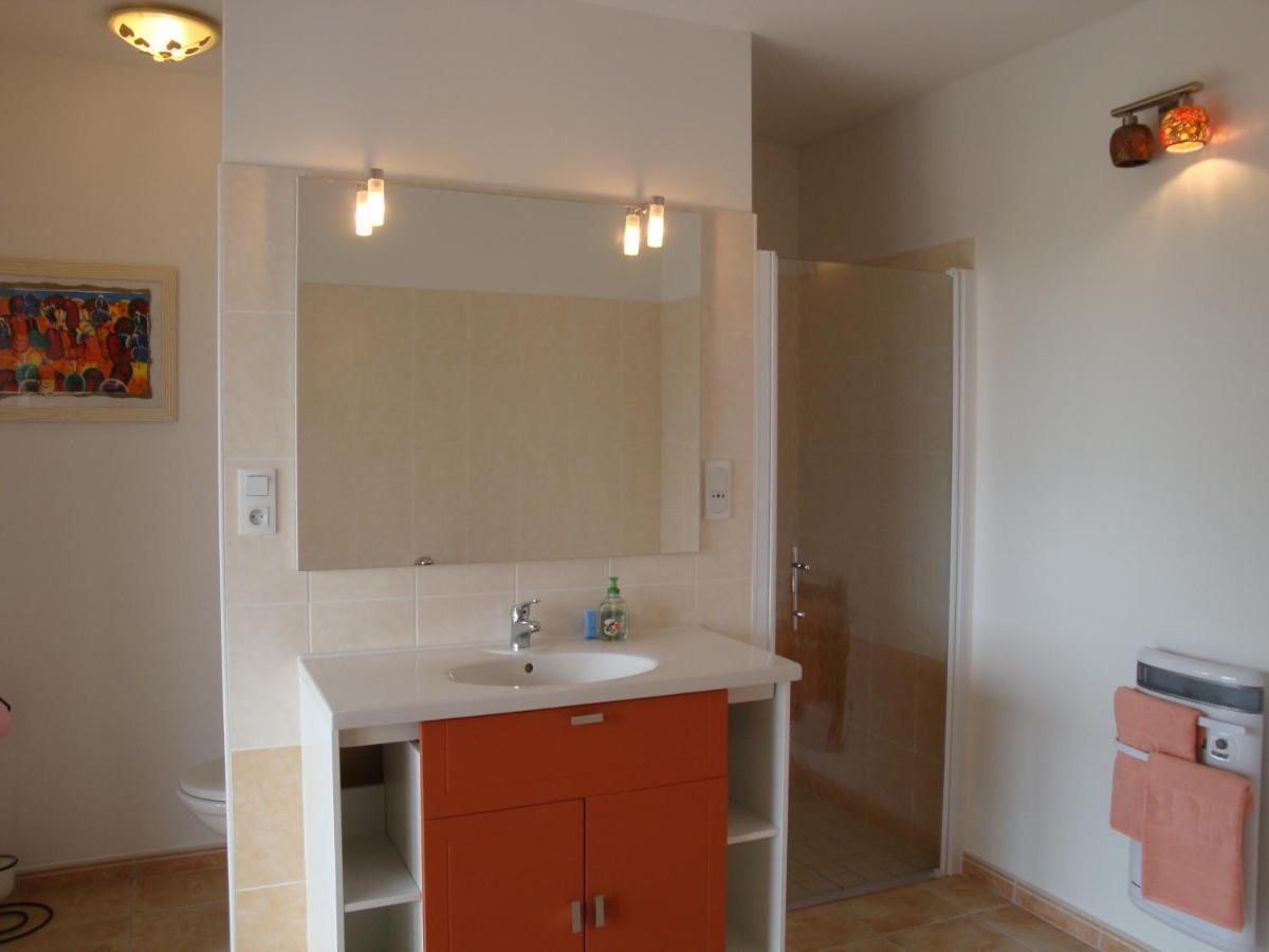 Les Villas De Perret Joyeuse Exterior photo